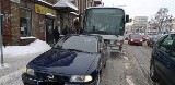 Na Sienkiewicza autobus zderzył się z osobówką. Droga jest już odblokowana (zdjęcia)