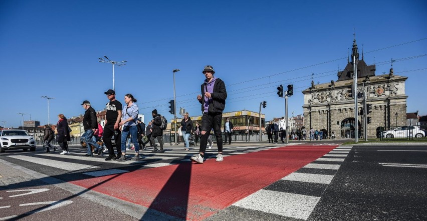 Nieustąpienie pierwszeństwa pieszemu - 1 500 zł, recydywa: 3...