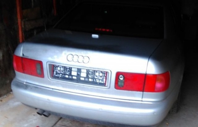 Policjanci odzyskali skradzione audi A8