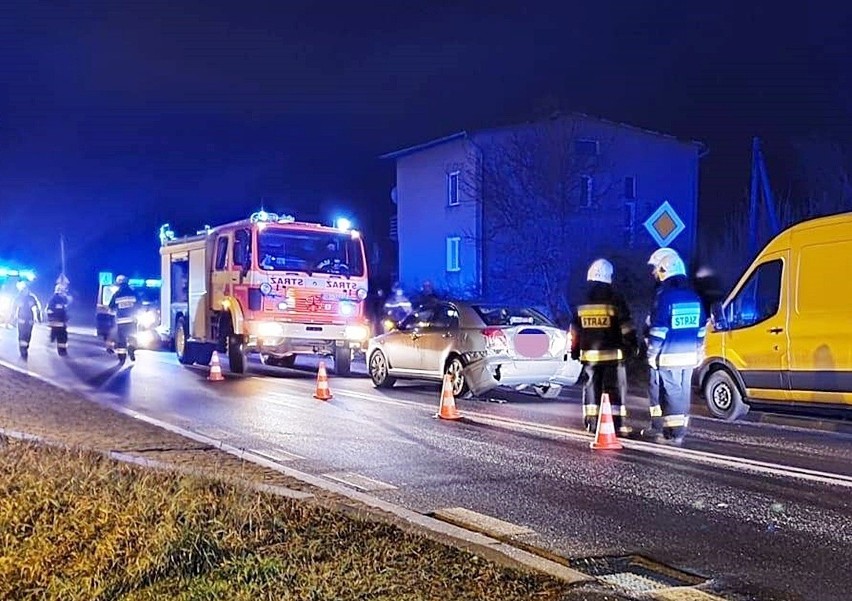 Wypadek w Międzyrzeczu Dolnym. Doszło do zderzenia trzech...