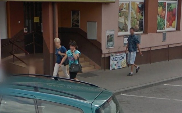 W programie Google Street View automatycznie zamazywane są ludzkie twarze i tablice rejestracyjne samochod&oacute;w, ale na zdjęciach można rozpoznać siebie lub kogoś znajomego po charakterystycznej sylwetce, ubraniu lub miejscu. A może to ciebie upolowała kamera Google'a - na spacerze z psem, w czasie zakup&oacute;w lub podczas rowerowej przejażdżki po gminie Jastrzębia? Zobacz kolejne zdjęcia &gt;&gt;&gt;