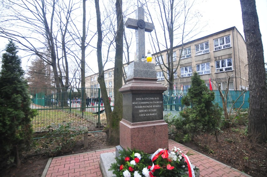 78. rocznica rozstrzelania 79 Polaków przez Niemców przy wałach Wiślanych na os. Dąbie w Krakowie
