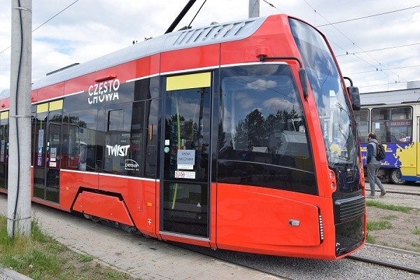 Sanepid poszukuje pasażerów tramwaju i pociągu