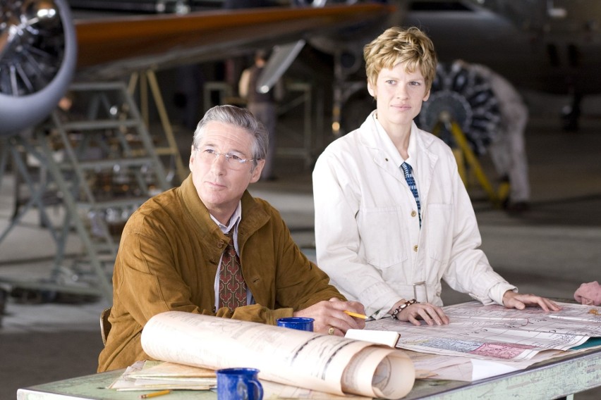 "Amelia Earhart" (2009)

media-press.tv