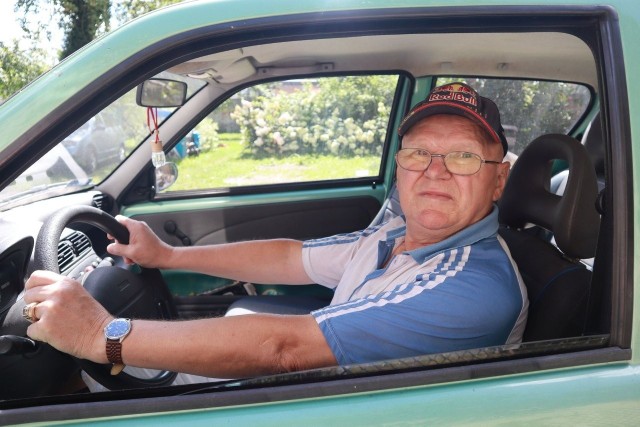 Bogdan Matusiak ma 65 lat i jest emerytem. O prawo jazdy stara się od 2018 roku. Przeszedł kurs na prawo jazdy i egzamin teoretyczny zdał za pierwszym razem. Gorzej poszło mu z egzaminem praktycznym.