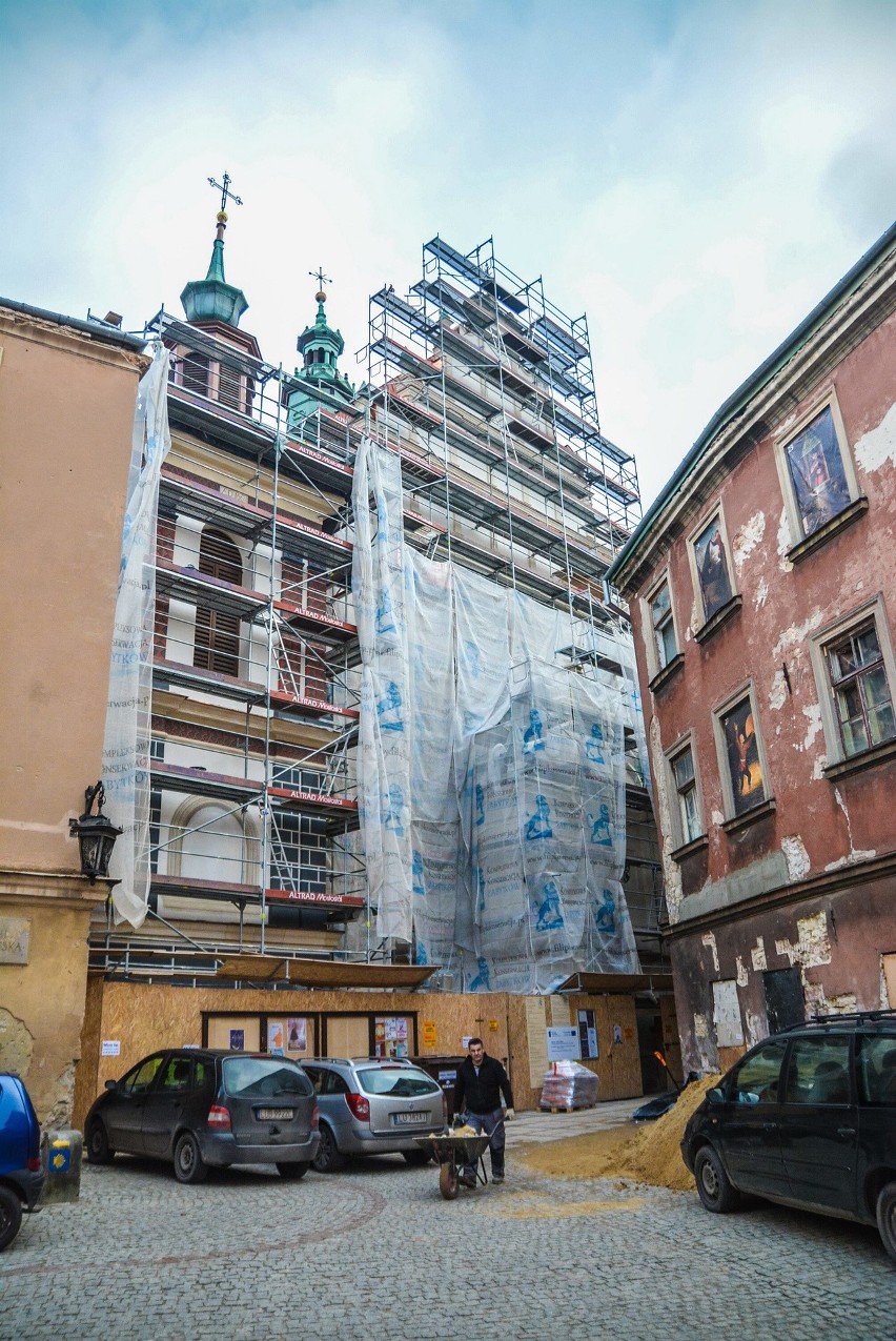 Klasztor dominikanów przy ul. Złotej w Lublinie z nową elewacją (ZDJĘCIA) 