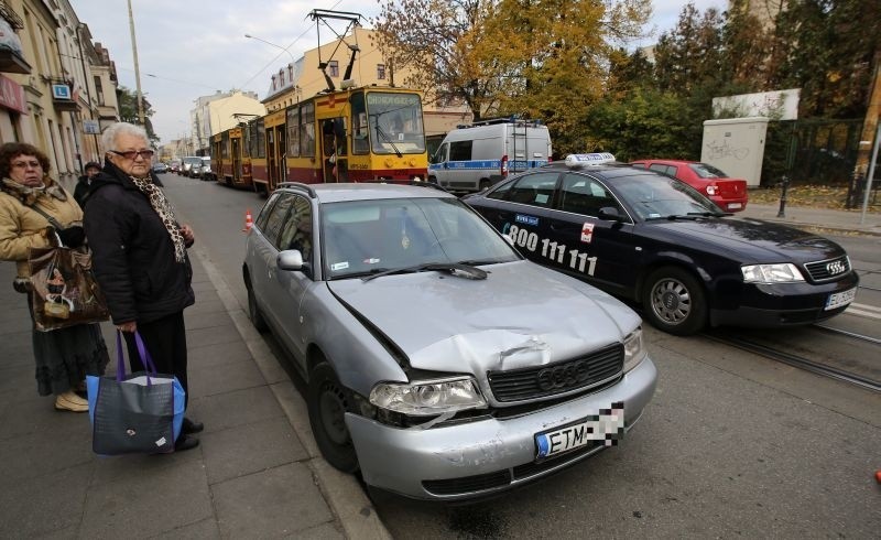 Pijany staranował taksówkę na Gdańskiej! Miał 3 promile alkoholu we krwi [zdjęcia]