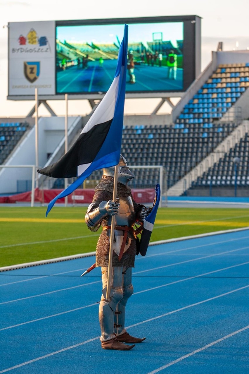 W środę o godz. 19.00 przed trybuną B stadionu Zawiszy przy...