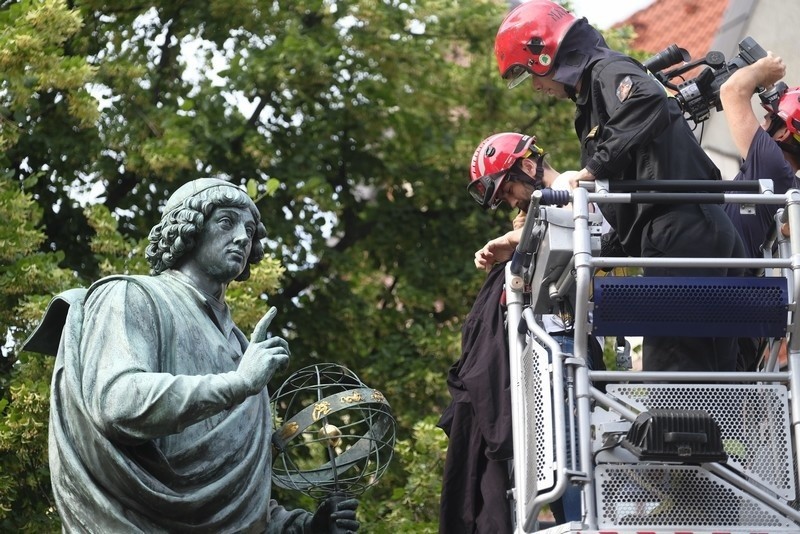 Na toruńskim Rynku Staromiejskim odbyła się feta z okazji...