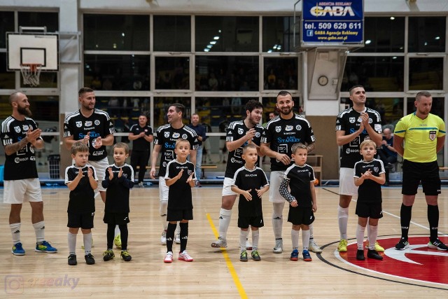 Ekipa ASG Stanley Futsal Team Brzeg sprawiła sobie i swoim kibicom miły prezent.