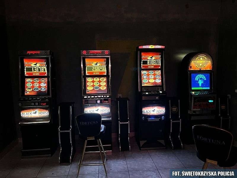 W Skarżysku policjanci przejęli automaty do gier
