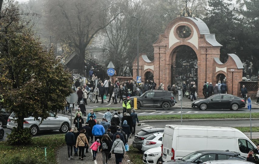 Zajrzeliśmy na cmentarz Nowofarny w Bydgoszczy w dniu...