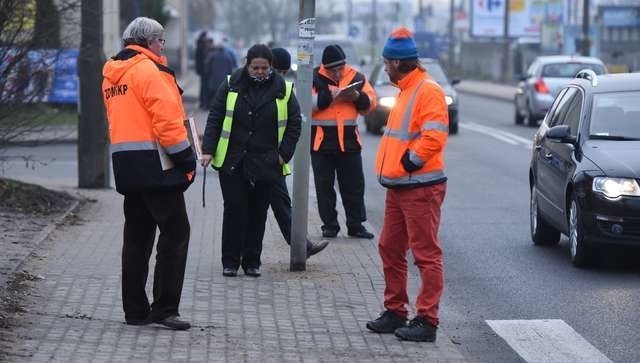 Wykonawca remontu nie spisał się. Komisja powołana przez ZDMiKP do odbioru Brzozowej dopatrzyła się wielu niedoróbek