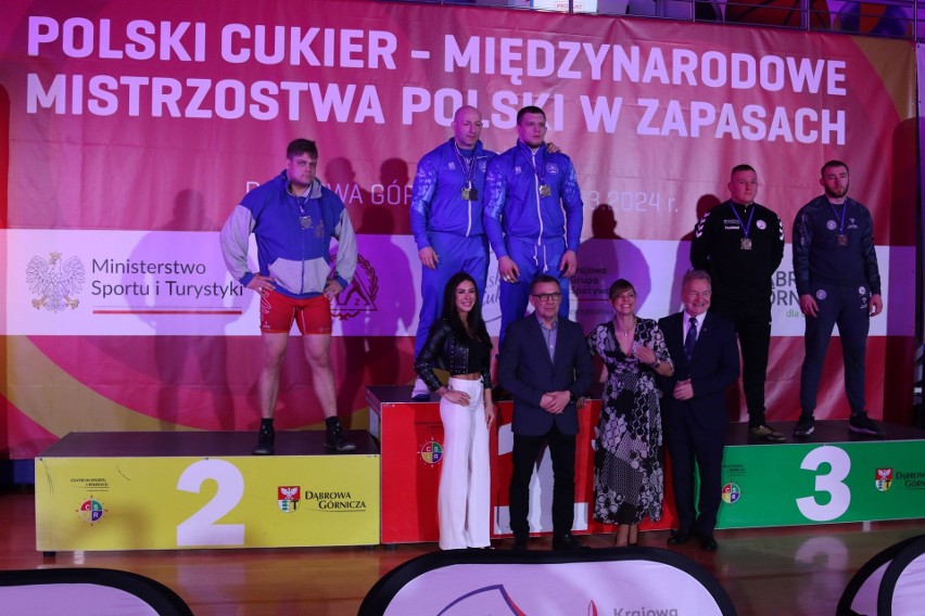 Olimpijczyk Radom zdobył sześć medali w rozegranych w Dąbrowie Górniczej zawodach mistrzostw Polski w stylu klasycznym