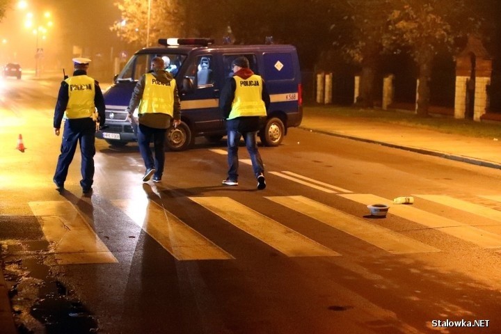 Wypadek w Stalowej Woli. Kobieta potrącona na przejściu dla pieszych na ulicy Ofiar Katynia [ZDJĘCIA]