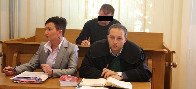 Oskarżony Alfred K., jego obrońca mecenas Beata Sobczak i mecenas Łukasz Cieślak.