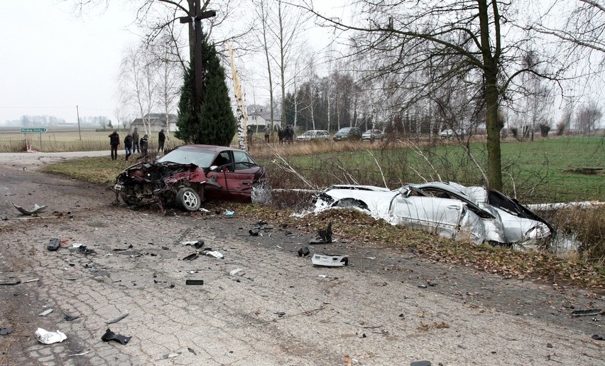 Ostrożany - Perlejewo: Wypadek śmiertelny. Zginął 30-letni kierowca (zdjęcia)