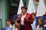 Beata Szydło w Skarżysku: z pokorą proszę, zaufajcie nam znów. Zobacz zdjęcia!