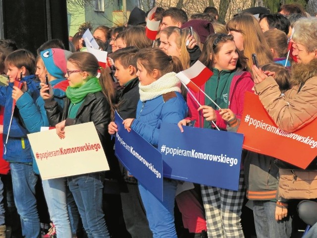 Burmistrz Aleksandrowa twierdzi, że nie wie skąd w rękach dzieci wzięły się plansze z poparciem dla Bronisława Komorowskiego. I że gdy tylko to zauważył, natychmiast kazał je odebrać