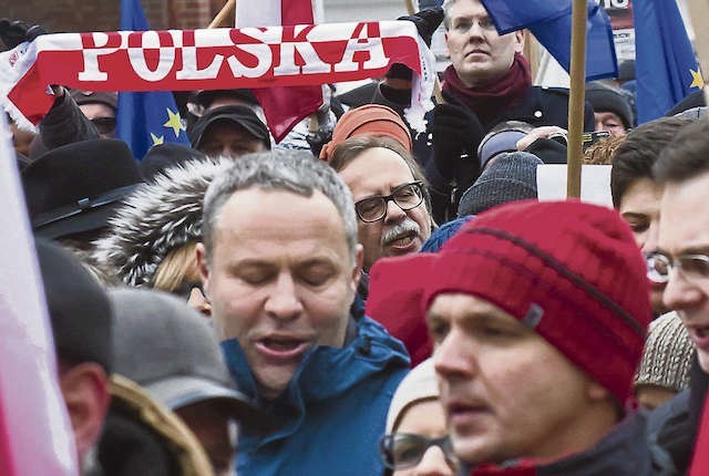 Obecność prezydenta na proteście rozwścieczyła polityków PiS