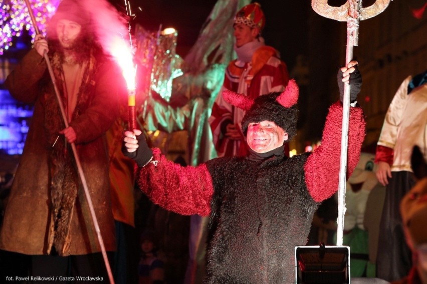 Wrocław: Parada na zakończenie Jarmarku Bożonarodzeniowego 2014 (ZDJĘCIA)