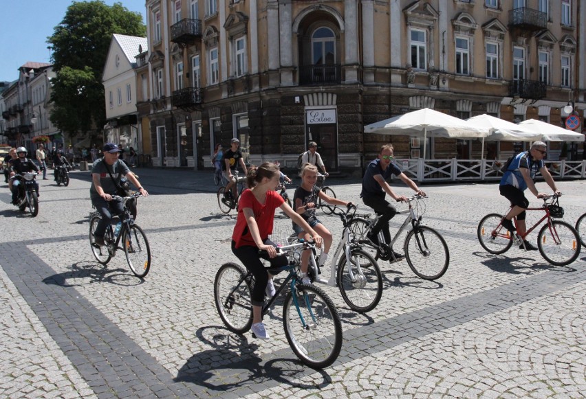 Radomskie Towarzystwo Retrocyklistów zorganizowało Festyn Retro Rowerowy w Radomiu