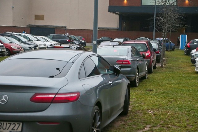 Dantejskie sceny na parkingu pod Magnolią