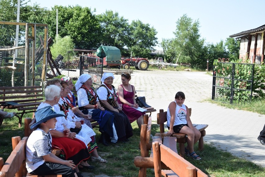 Godka w gminie Krzeszowice. Dziadkowie oraz  babcie będą uczyły młodych gadać po dawnemu [ZDJĘCIA]