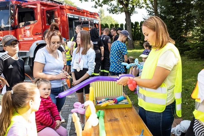 Piknik rodzinny w Szkole Podstawowej nr 1 w Przeciszowie pod...