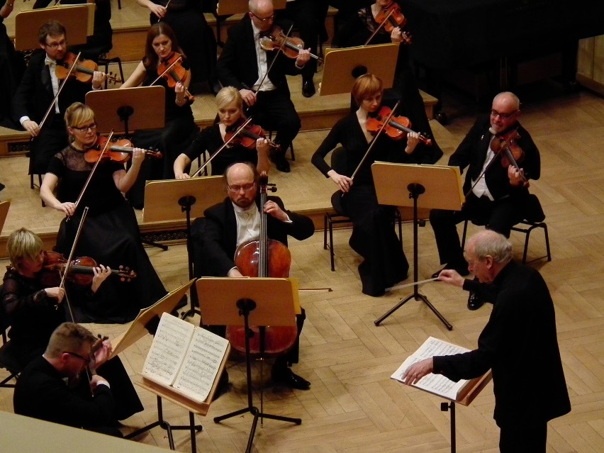 Christopher Hogwood i Orkiestra Filharmonii Poznańskiej.