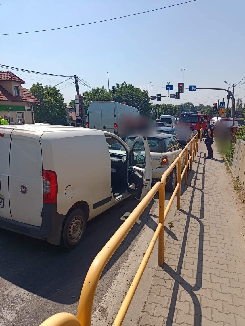 Zderzenie czterech pojazdów w Węgrzcach na DK7