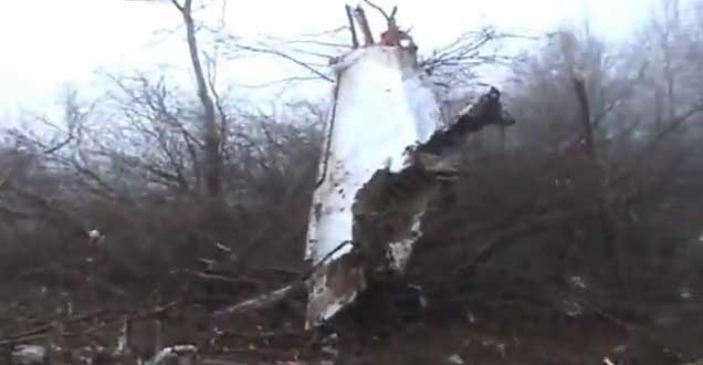 Część wraku samolotu rządowego, który rozbił się w Smoleńsku.