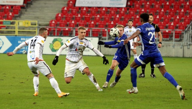 21.11.2020. GKS Tychy poprzednio u siebie przegrał z Miedzią Legnica 0:2.