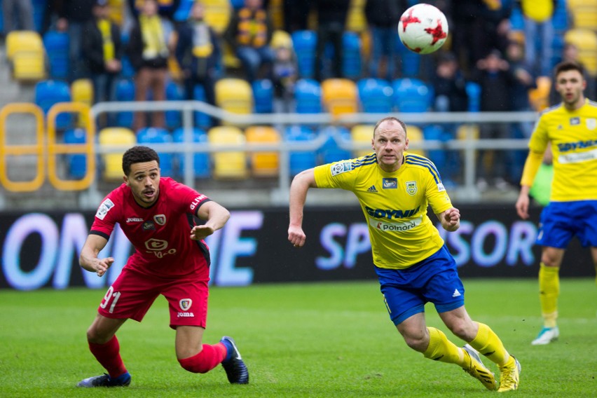 Arka Gdynia znowu bez wygranej. Straciła zwycięstwo z Piastem Gliwice w 87 minucie [ZDJĘCIA]