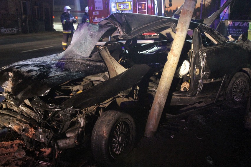 Wypadek w Kamieńcu Wrocławskim. Pijany 18-latek wjechał w...