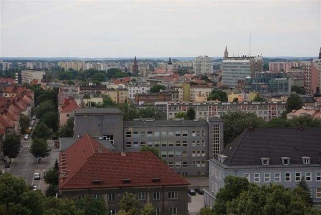 Widok Opola z wieży kościoła św. Piotra i Pawła.