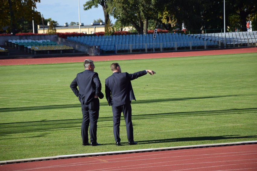 Prezydent Janusz Kubicki omawiał kwestię budowy stadionu...