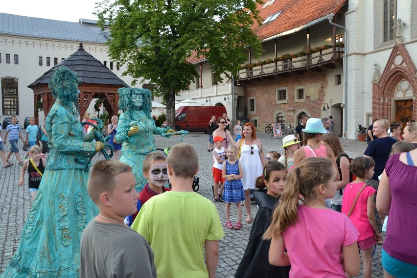 Nocy z Duchami zawsze towarzyszy świetna zabawa