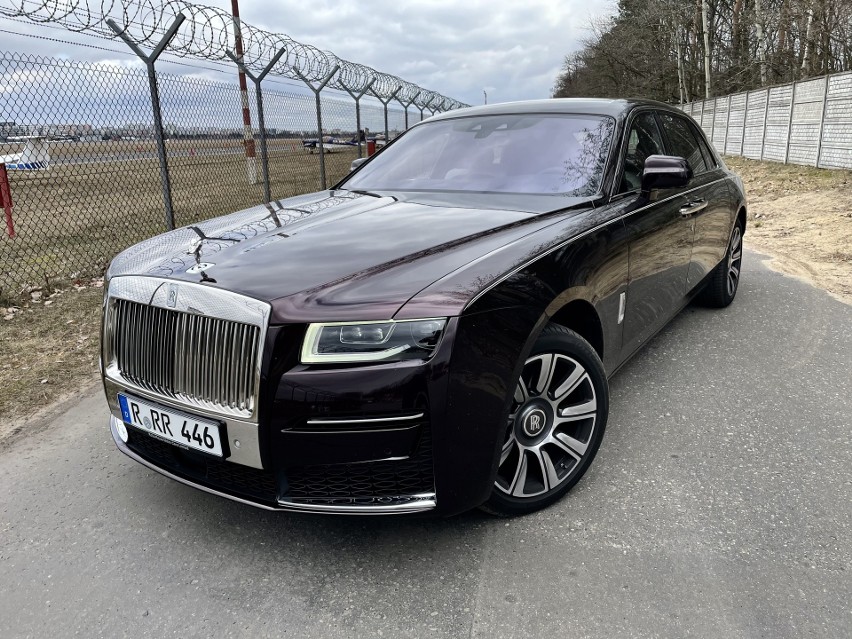 Po krótkich jazdach testowych nowym Rolls Roycem Ghostem, w...