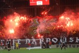 Ogień na meczu Zagłębie Sosnowiec - ŁKS Łódź! ZDJĘCIA Kibice obu drużyn zrobili pirotechniczny pokaz