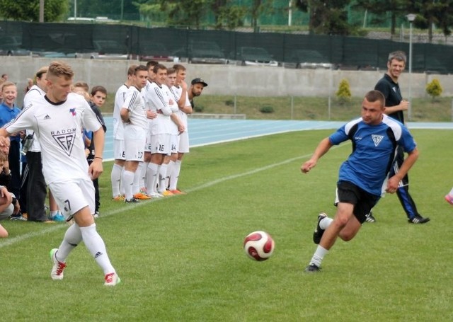 Seniorzy Broni zagrali między innymi z reprezentacją Fabryki Broni