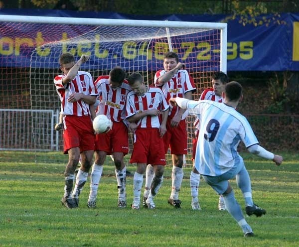 Tylko na dziewięciu stadionach, w tym w Przeworsku, w weekend zostanie zainaugurowana runda wiosenna. 