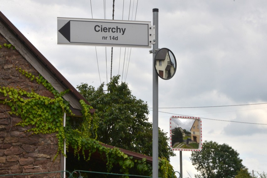 Komunikacyjny problem mieszkańców trzech wsi w gminie Mniów. Skarżą się, że busy jeżdżą tam zbyt rzadko