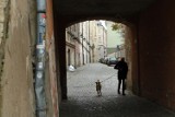 Niebezpieczne miejsca w Lublinie. Sprawdź, gdzie lepiej nie chodzić samemu