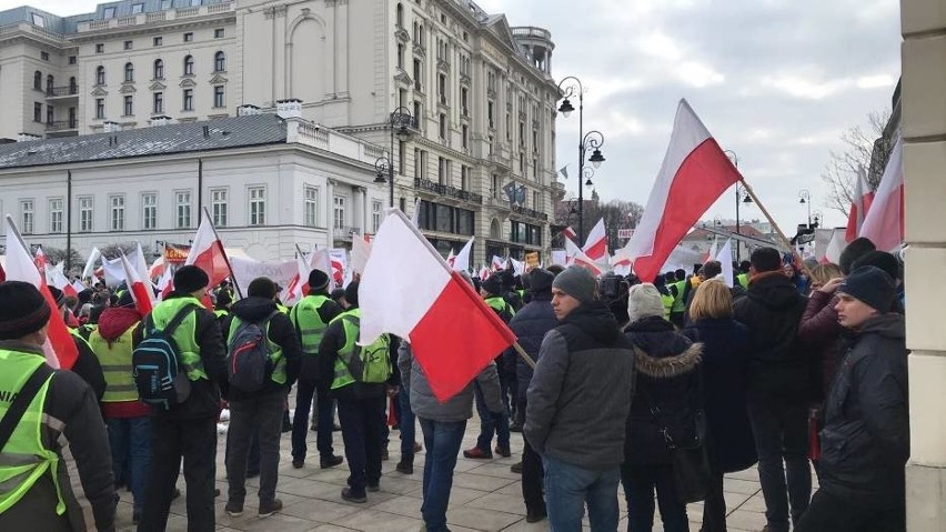 Protest rolników w Warszawie 6.02.2019. Nasi rolnicy pod Pałacem Prezydenckim (zdjęcia)