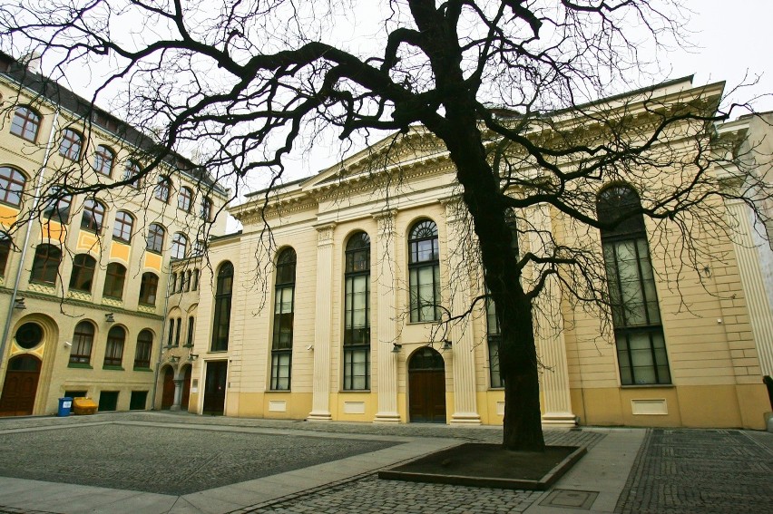 Synagoga pod Białym Bocianem. Poznaj jej historię (ZOBACZ FILM I ZDJĘCIA)