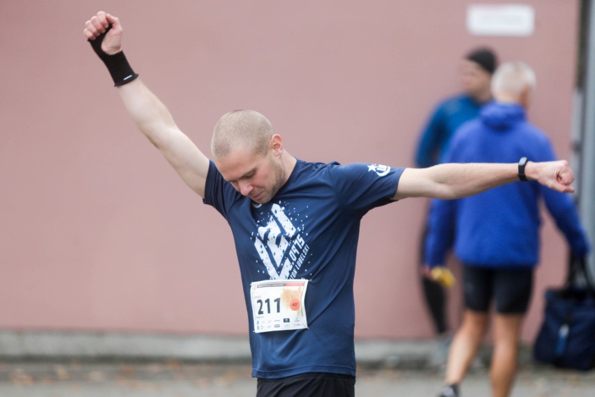Lublinianin Paweł Wysocki wygrał Drugą Dychę do Maratonu. Bieg ukończyło 857 osób. Zobacz zdjęcia zawodników