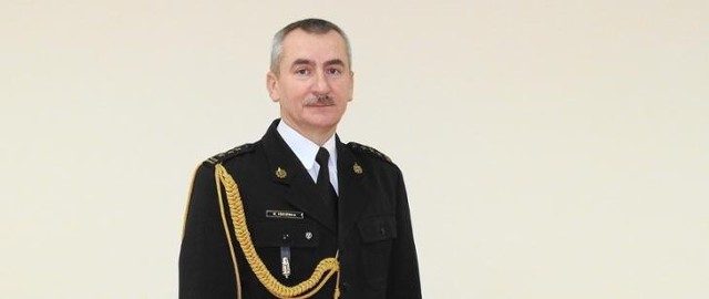Na kolejnych slajdach oświadczenie majątkowe starszego brygadiera Krzysztofa Iskierki, komendanta powiatowego Państwowej Straży Pożarnej w Tomaszowie Mazowieckim.