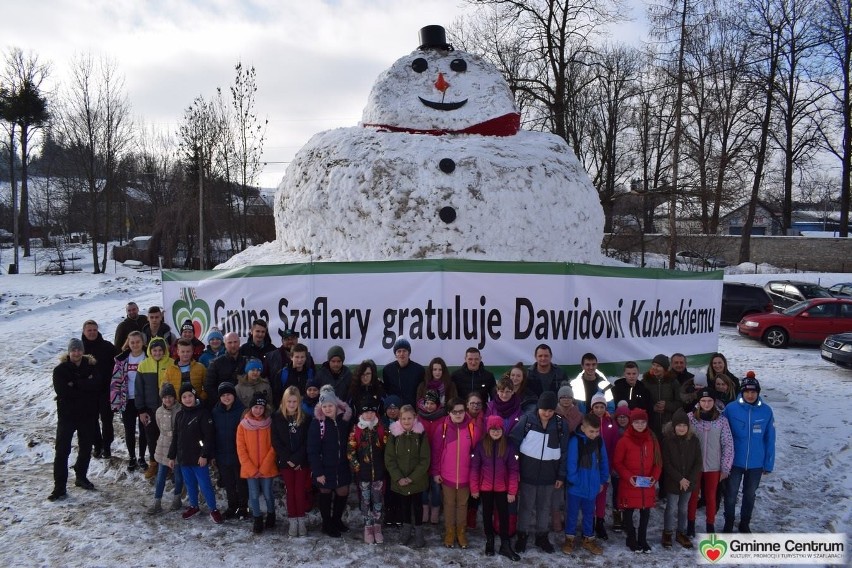 Szaflary. Dawid Kubacki odebrał akt własności... bałwana [ZDJĘCIA]