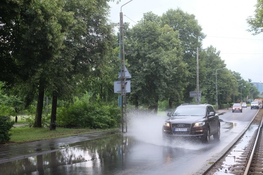 Przez Poznań znowu przeszła burza. Ulewy powrócą w weekend